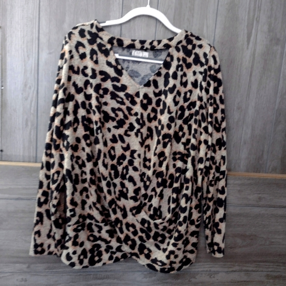 Gently Used Maurices Plus Size, Leopard Print size 1x Top